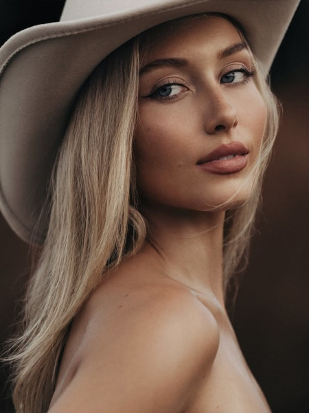 Miss BCBG Heloise